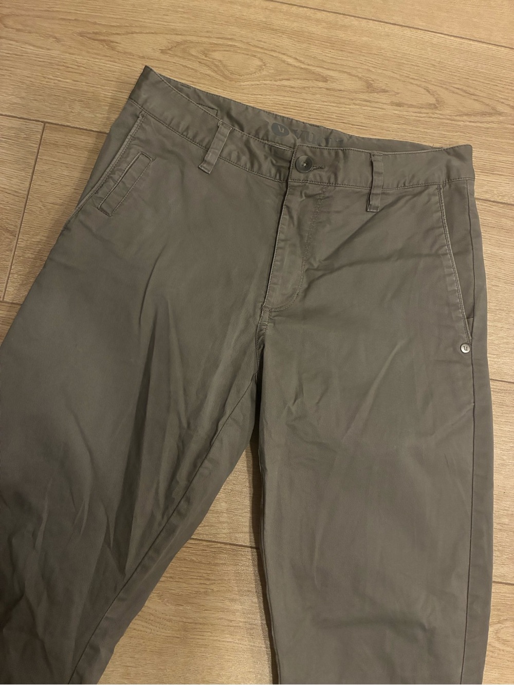 Vuori Men’s Collins Chino Pant Gray Size 28